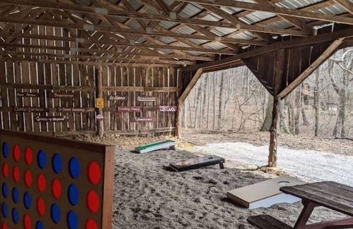 Taswell Casa | Rustic & Secluded Log Cabin on 86 Acres!