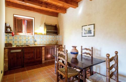Landro Casa | Rustic Sicilian Retreat with Spa