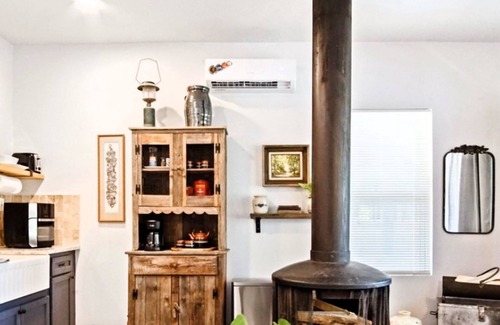 Central Oklahoma City Apartamento | Rustic Studio Rain Shower 3min-asian Dist