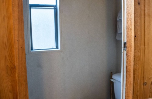 Garberville Cabina | Rustic vacation getaway