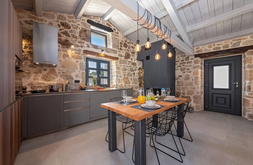 Vrznaveri Villa | Villa Dvori by Villas Guide