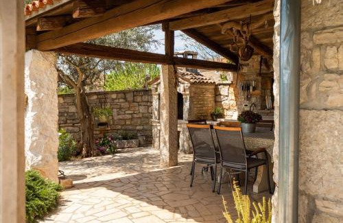 Vosteni Villa | Rustic villa Janko with pool in Sveti Lovrec