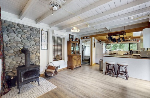 Port Angeles Cabina | Rustic Waterfront Cabin Retreat on Scenic Lake Sutherland