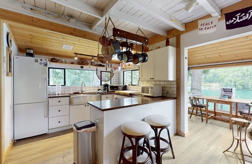 Port Angeles Cabina | Rustic Waterfront Cabin Retreat on Scenic Lake Sutherland
