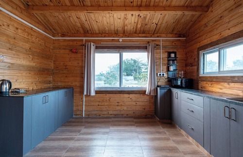 Chevella Otro | Rustic Wood - The Cozy Nature Escape