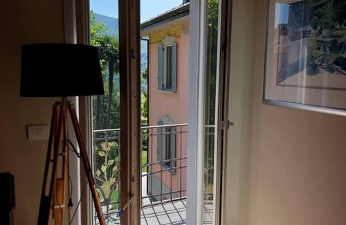 Casalzuigno Cabaña | Rustico Boltini, Lago Maggiore NEW stylishly furnished quiet at the edge of the forest