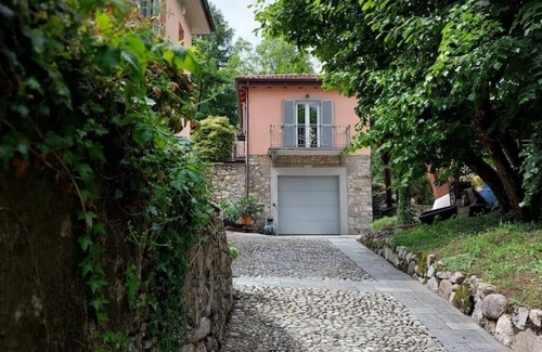 Casalzuigno Cabaña | Rustico Boltini, Lago Maggiore NEW stylishly furnished quiet at the edge of the forest
