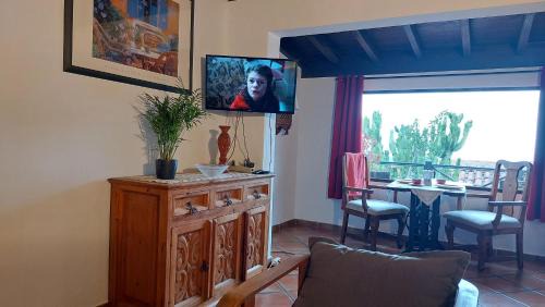 El Guincho Apartamento | Rustikale Ferienwohnung mit Balkon und Meerblick