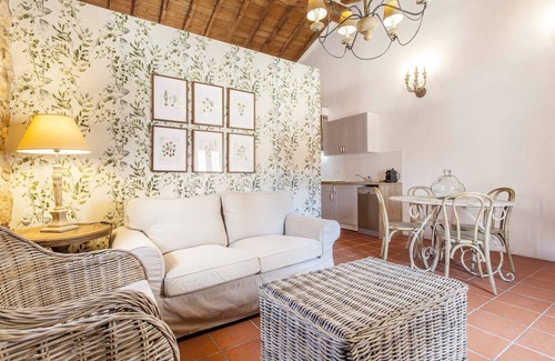 Alpuente Apartamento | RUSTIKALPUENTE ESCUELA DE NIÑAS