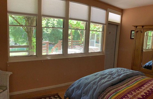 St. Helena Cama Y Desayuno | RustRidge Bed and Breakfast - Oaks + Vine Room