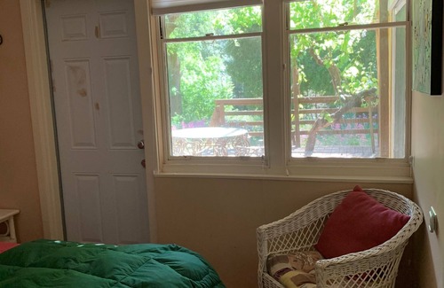 St. Helena Cama Y Desayuno | RustRidge Bed and Breakfast - Oaks + Vine Room