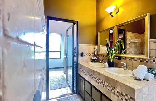 Alajuela Cama Y Desayuno | Ruta Verde B&B Boutique Coffee House & Grill