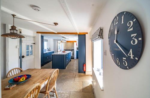 Bacton Casa | Ruthie Cottage by Big Skies Cottages