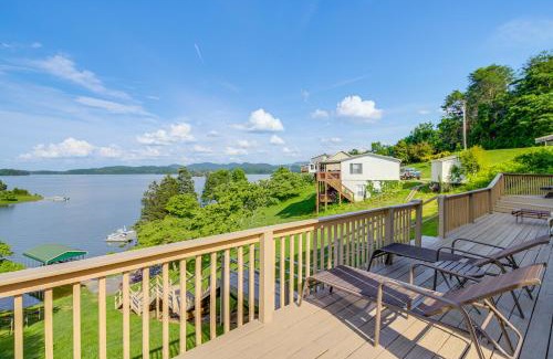 Rutledge Casa | Rutledge Hilltop Home on Cherokee Lake with Decks!