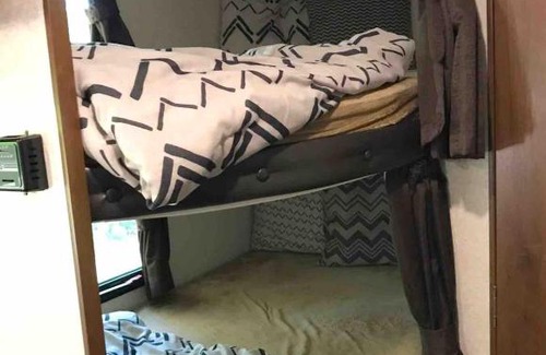 New Braunfels Casa | Rv Adventure - River Access - Float, Swim, Fish!