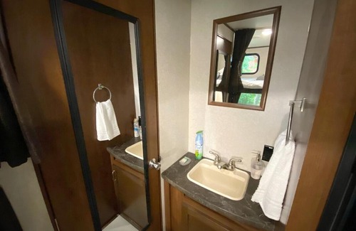 New Braunfels Casa | Rv Adventure - River Access - Float, Swim, Fish!
