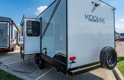 Port Malabar Casa | RV Camper - Jet Skis Included - Couples Vacation