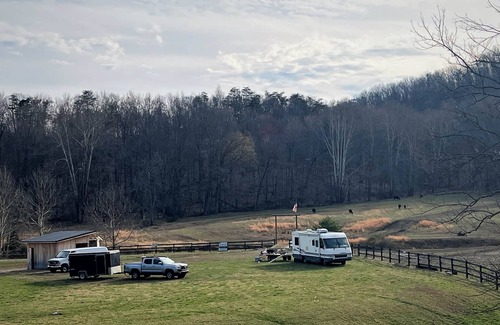Clay City Alquiler De RV | RV Campground at The Holler #3