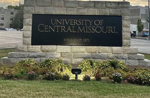 Warrensburg Casa | RV close to University of Central Missouri and Whiteman Air Force Base