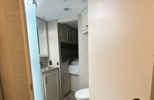 Trenton Casa | RV in city, pet friendly, close to Ruby Falls, Rock City, Cloudland Canyon.