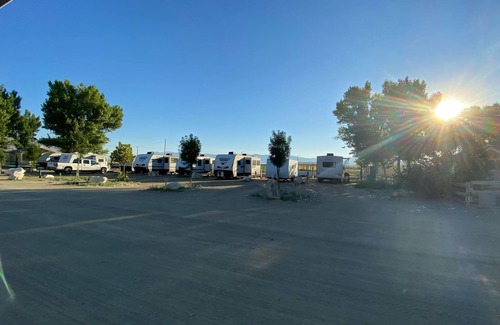 Olancha Alquiler De RV | RV Lakeside Camping #9 near Death Valley