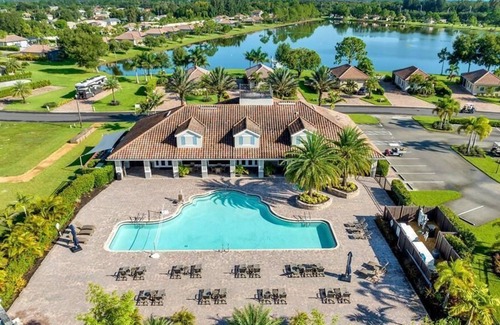 Biggar Alquiler De RV | RV Lot with Pool for Rent in Luxury Motorcoach Resort - Lot 55