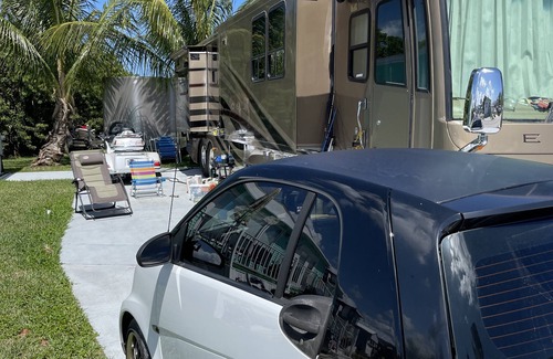 Hutchinson Island South Alquiler De RV | RV Resort In South fl Hutchinson Island Dbl pad only no RV bring your own RV.