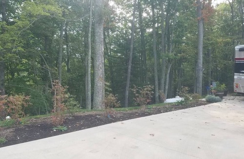 Blacksburg Alquiler De RV | RV Site (A)w/ Full Hook Ups, 5 minutes from VT! Bring your Own RV & come stay!