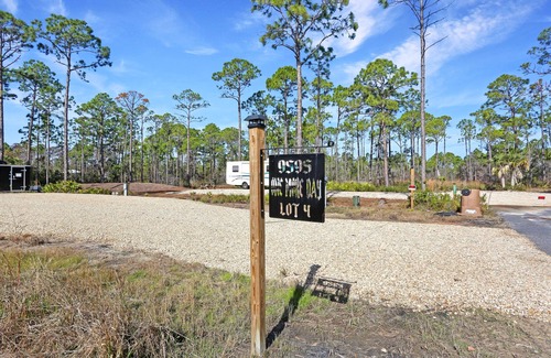 Port St. Joe Alquiler De RV | RV Site Near Indian Pass, Plenty of Parking ~ One More Day