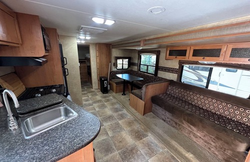 Christina Lake Alquiler De RV | RV & Site Rental in Christina Pines Campground