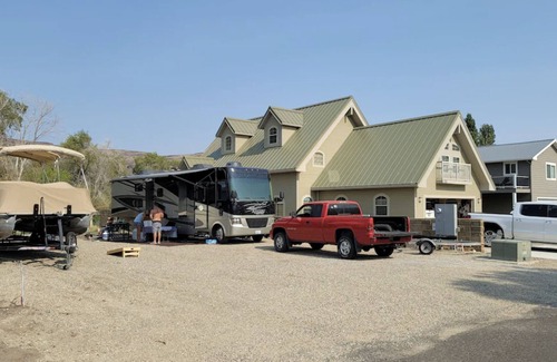 Sunland Estates Alquiler De RV | RV spot on the River Unit A -minutes from Gorge concerts