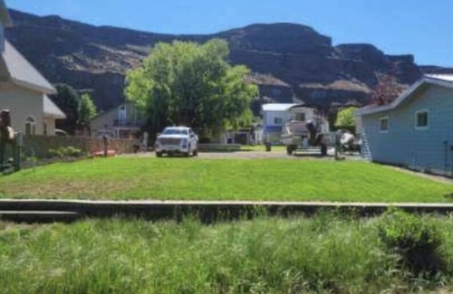 Sunland Estates Alquiler De RV | RV spot on the River Unit A -minutes from Gorge concerts