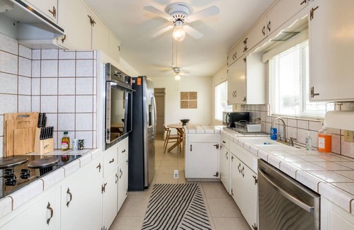 Roosevelt Casa | RV/Trailer Parking - Simple & Stylish Remodel