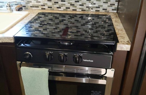 Cave Junction Casa | RV11 XLR - 27' Family Toy Hauler - Sleeps 6