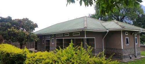 Kitojo Hotel | Rwenzori Base camp tour Holiday Inn