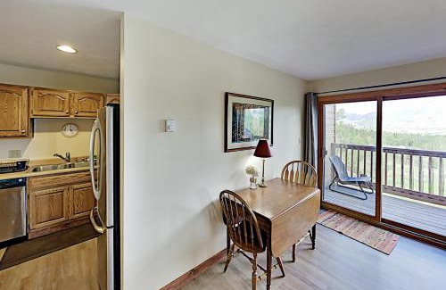 Wildernest Casa | Ryan Culch Condo 6701