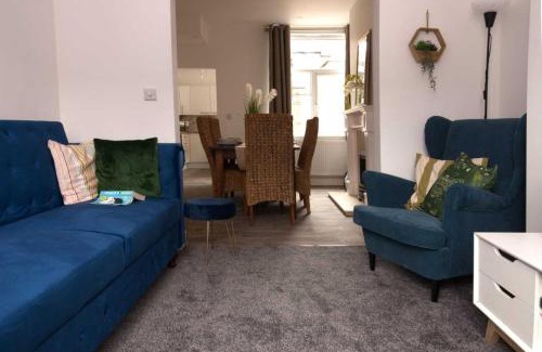 Newton-le-Willows Casa | Rydal house 2 bedroom house with upstairs bathroom