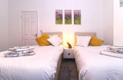 Newton-le-Willows Casa | Rydal house 2 bedroom house with upstairs bathroom