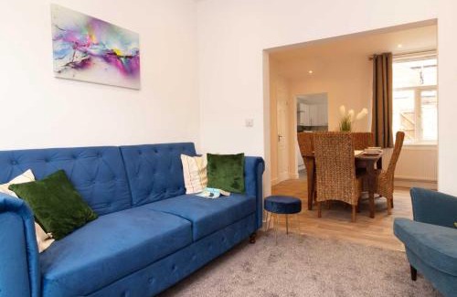Newton-le-Willows Casa | Rydal house 2 bedroom house with upstairs bathroom