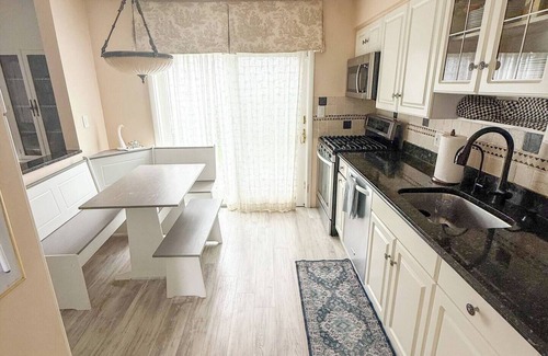 North Bellmore Casa | Ryder Cup Accommodation <8 miles Bethpage Black. heated salt water pool