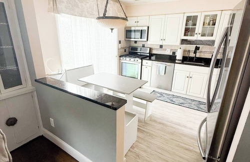 North Bellmore Casa | Ryder Cup Accommodation <8 miles Bethpage Black. heated salt water pool