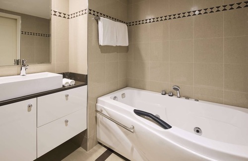 Sydney Central Business District Hotel | Rydges World Square