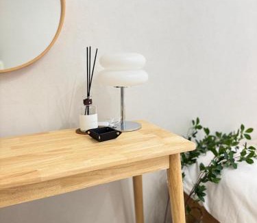 Seokchon-dong Casa | Rym Stay, Cozy 2BR, 3 Beds with Kitchen near Lotte Tower