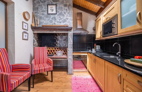 Santana Chalet De Esquí | São Jorge Cottage - By Wehost
