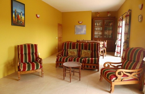 Pedra Badejo Casa | San José Villa, casas de huéspedes Isla Santiago: Habitación Doble "tangerina
