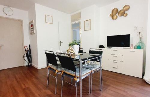 Ris Orangis Apartamento | Séjour cosy près de Paris T3 cuisine ouverte et bar