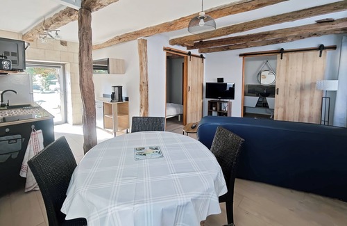 Le Bugue Casa | Séjournez au Gîte Üros: Terrasse Avec Spa, Parking Privé, Proche des Sites