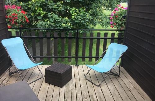 Saint-Romain-Lachalm Cama Y Desayuno | Séjournez en Ferme avec Piscine, Tennis, Chevaux et Parking Sécurisé - FR-1-582-518
