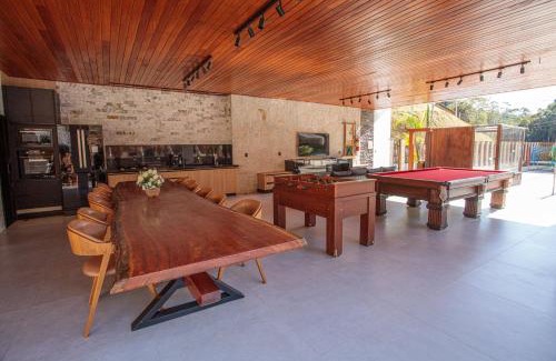Vitor Hugo Casa | Sítio Cinco Folhas, recanto com vista pra montanha
