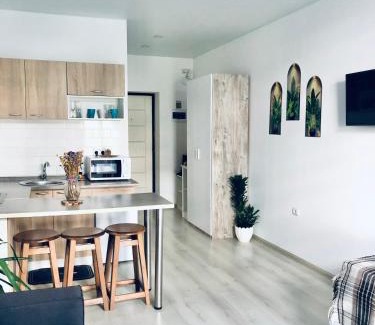 Yuzhne Apartamento | Sмарт студія з терасою ! Іванова 35